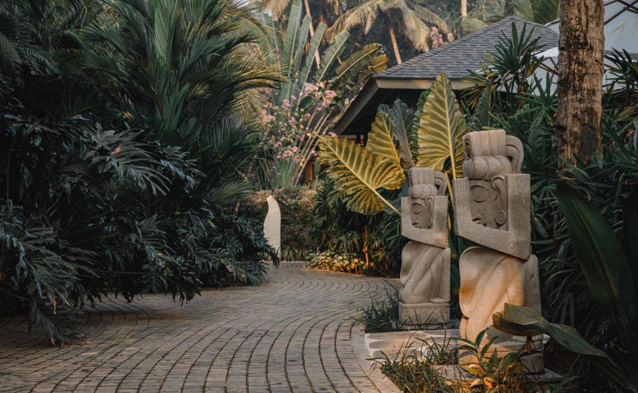 Baale Resort Goa Arpora Exterior photo